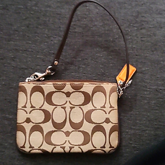 Coach Park Signature Small Wristlet (Coach Outlet #F49471) - Picture 5 of 5